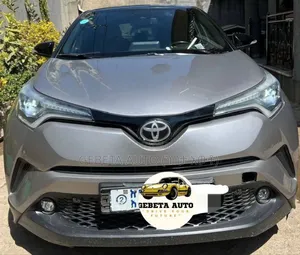 Photo - Toyota C-HR 2017 Silver