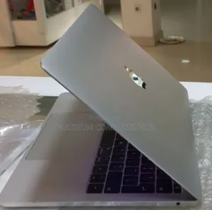 Photo - Laptop Apple MacBook Pro 2017 8GB Intel Core I5 SSD 256GB