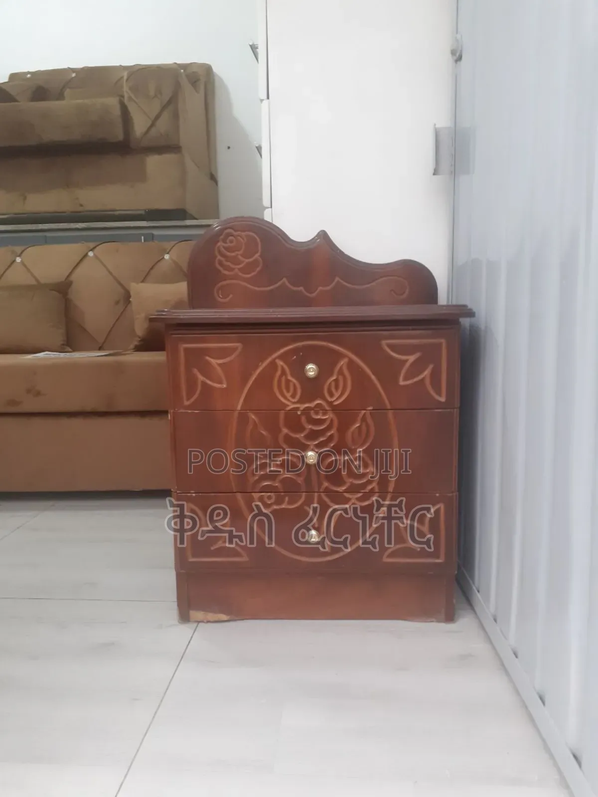 3 መሳቢያ ያለው አሪፍ ይዞታ የአልጋ ኮሜዲኖ