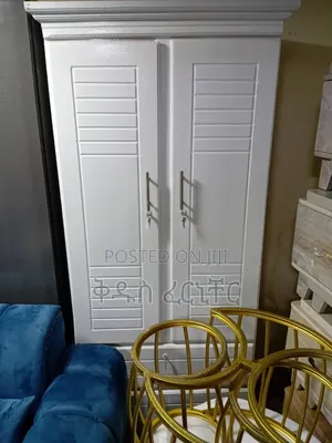 Photo - 80c.M በጥራት የተሰሩ ቁምሳጥኖች