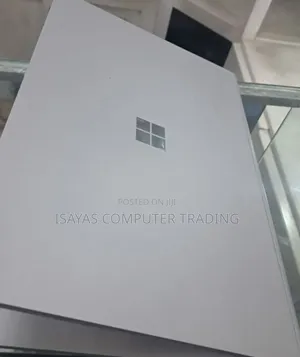 New Laptop Microsoft Surface 16GB Intel Core I7 SSD 256GB