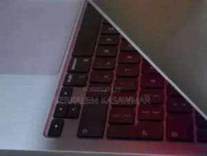 New Laptop Apple MacBook Pro 16GB Intel Core i5 SSD 512GB