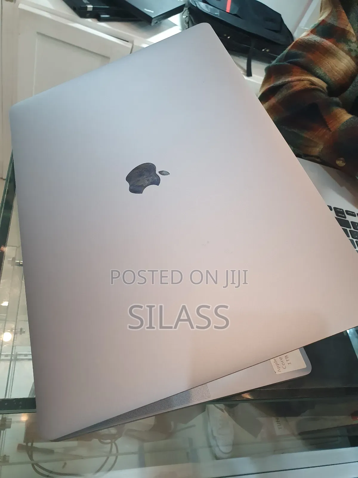 New Laptop Apple MacBook Pro 2019 16GB Intel Core I9 SSD 1T