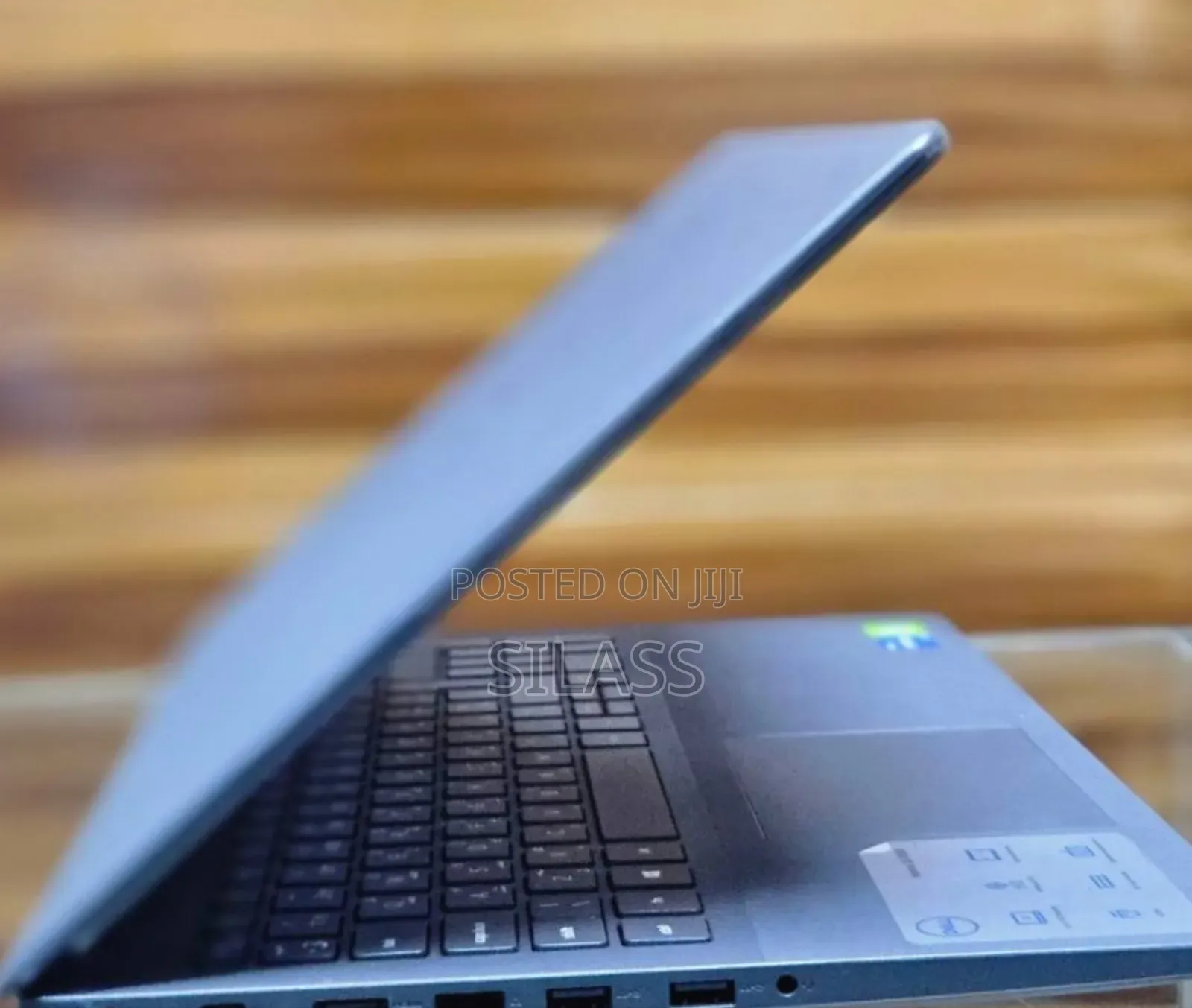 New Laptop Dell Vostro 15 3000 8GB Intel Core I5 SSD 512GB