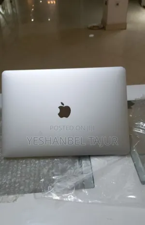 New Laptop Apple MacBook Pro 2017 8GB Intel Core I5 SSD 256GB