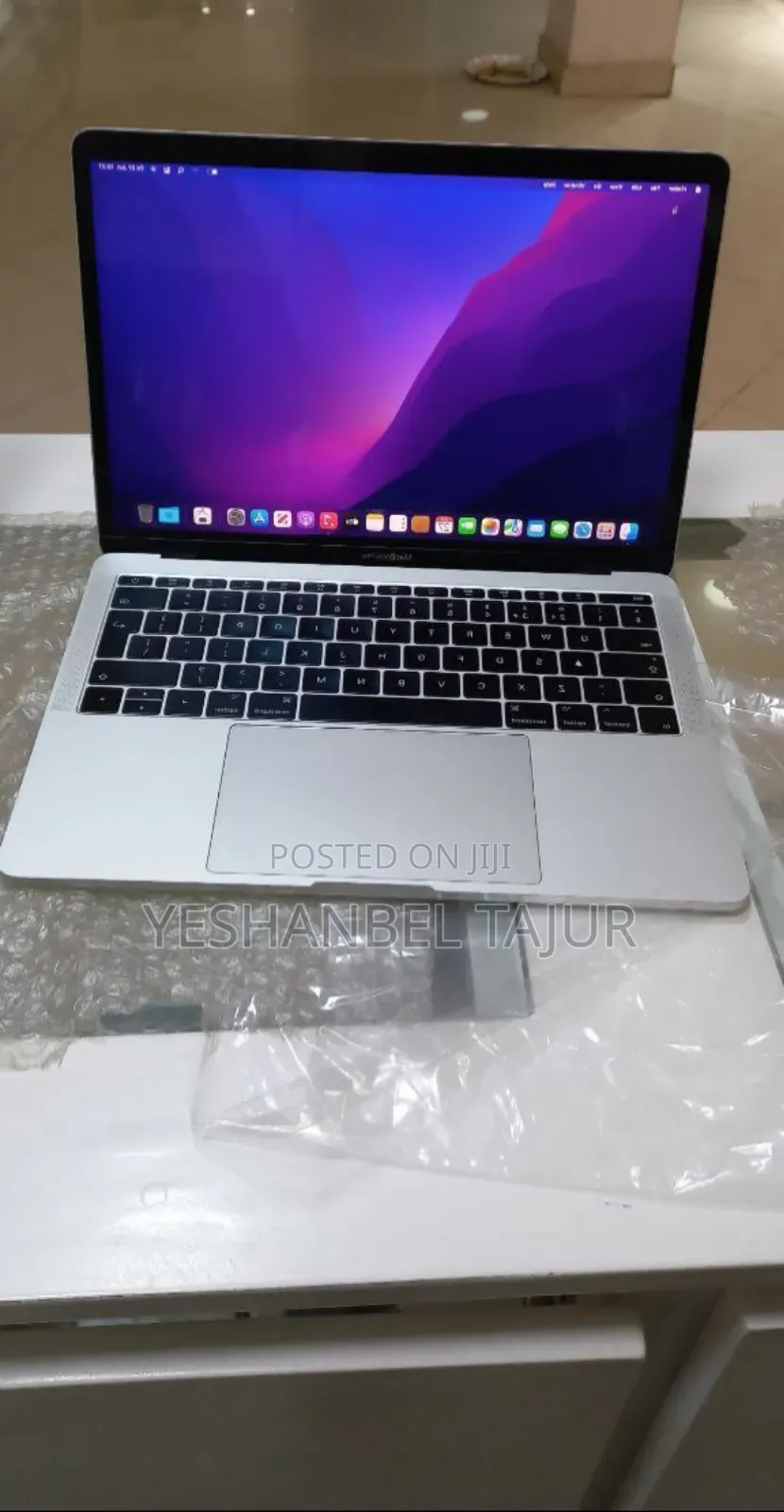 New Laptop Apple MacBook Pro 2017 8GB Intel Core I5 SSD 256GB