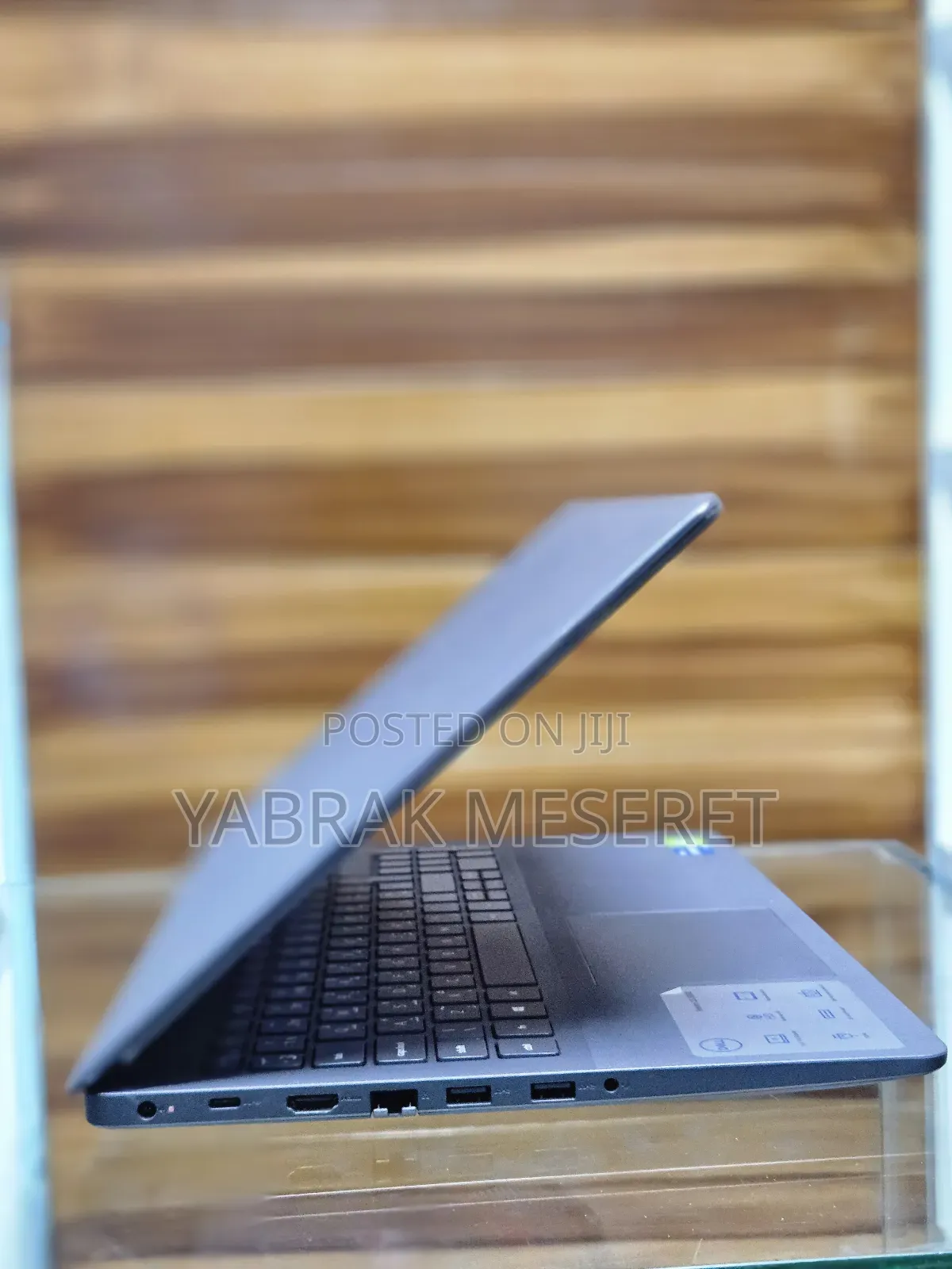 New Laptop Dell Vostro 3000 8GB Intel Core I5 SSD 512GB