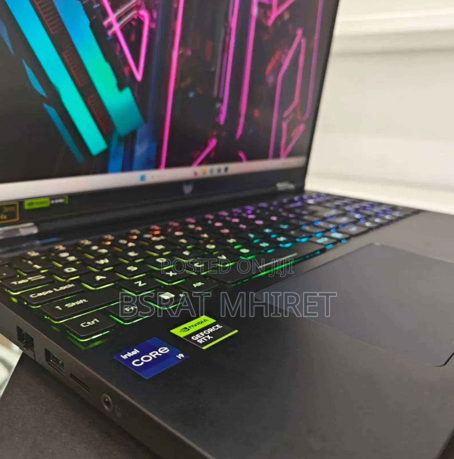 New Laptop Apple MacBook Pro 2017 8GB Intel Core I5 SSD 256GB