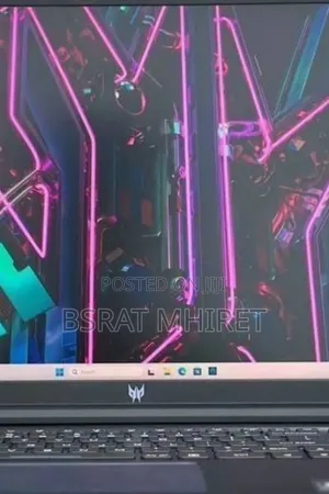 New Laptop Apple MacBook Pro 2017 8GB Intel Core I5 SSD 256GB