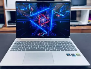 New Laptop HP Pavilion 17 16GB Intel Core I7 SSD 1T