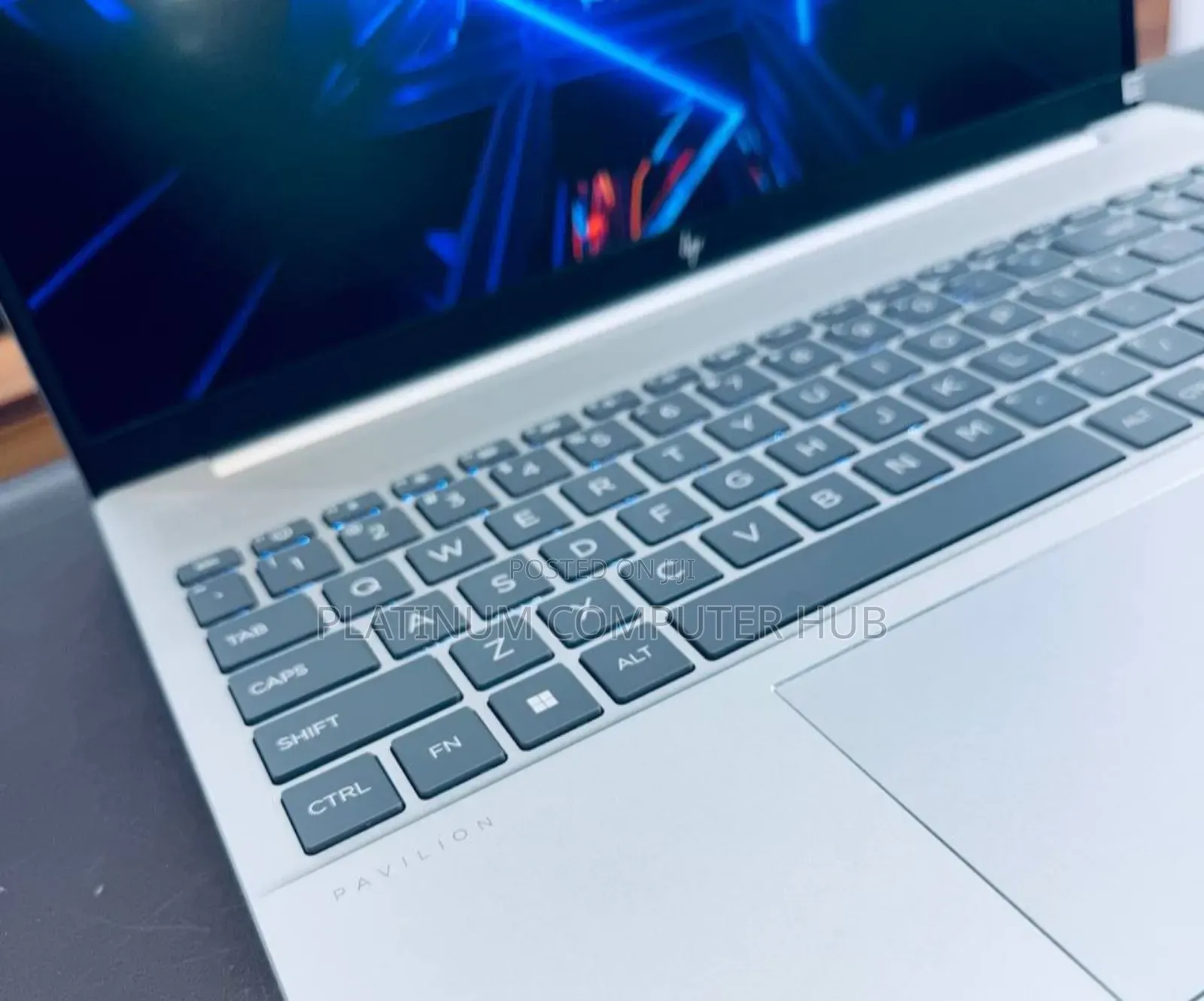 New Laptop HP Pavilion 17 16GB Intel Core I7 SSD 1T