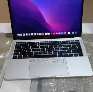 New Laptop Apple MacBook Pro 2017 8GB Intel Core I5 SSD 256GB