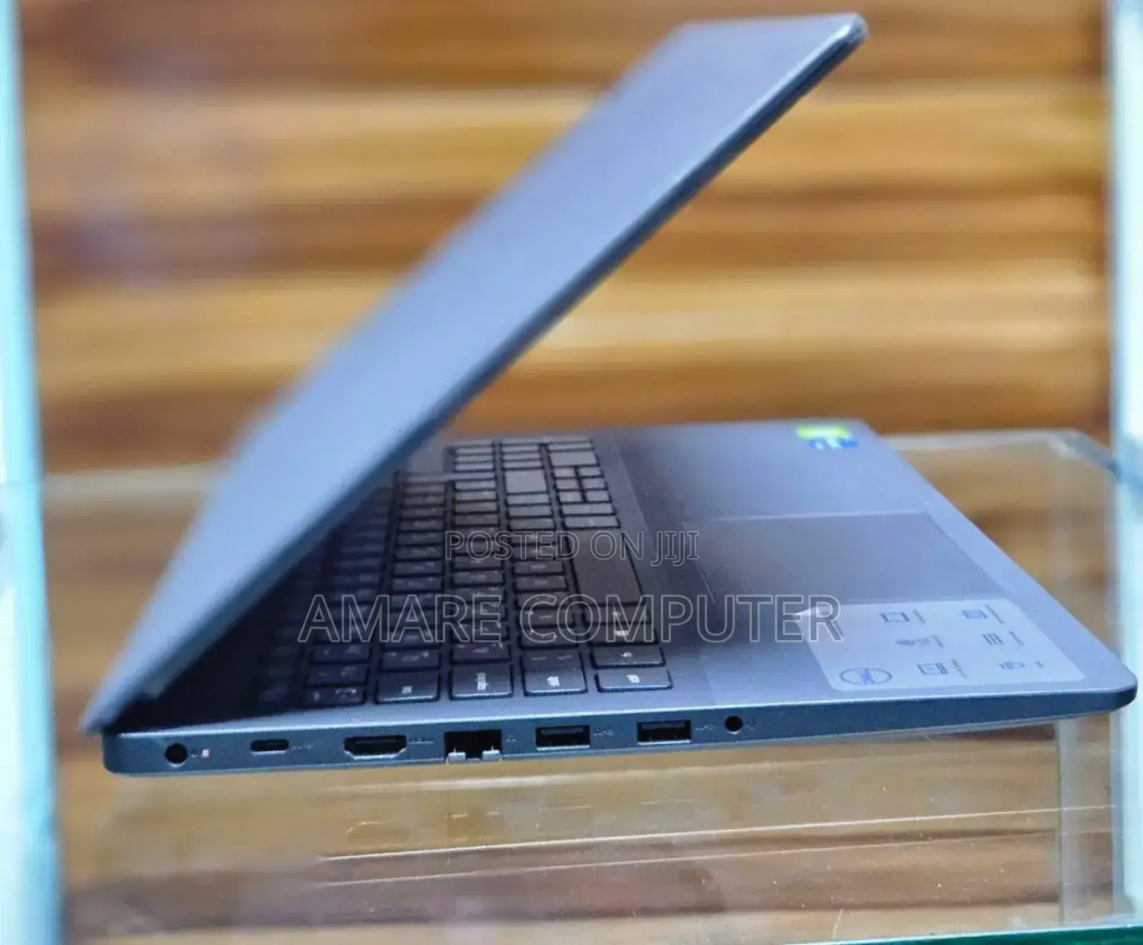 New Laptop Dell Vostro 15 3000 8GB Intel Core I5 SSD 512GB