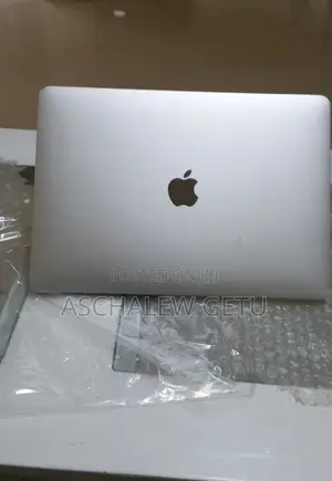 Photo - New Laptop Apple MacBook Pro 2017 8GB Intel Core I5 SSD 256GB