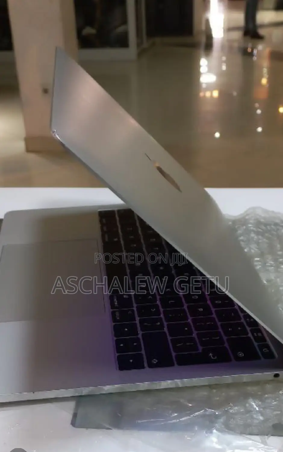 New Laptop Apple MacBook Pro 2017 8GB Intel Core I5 SSD 256GB