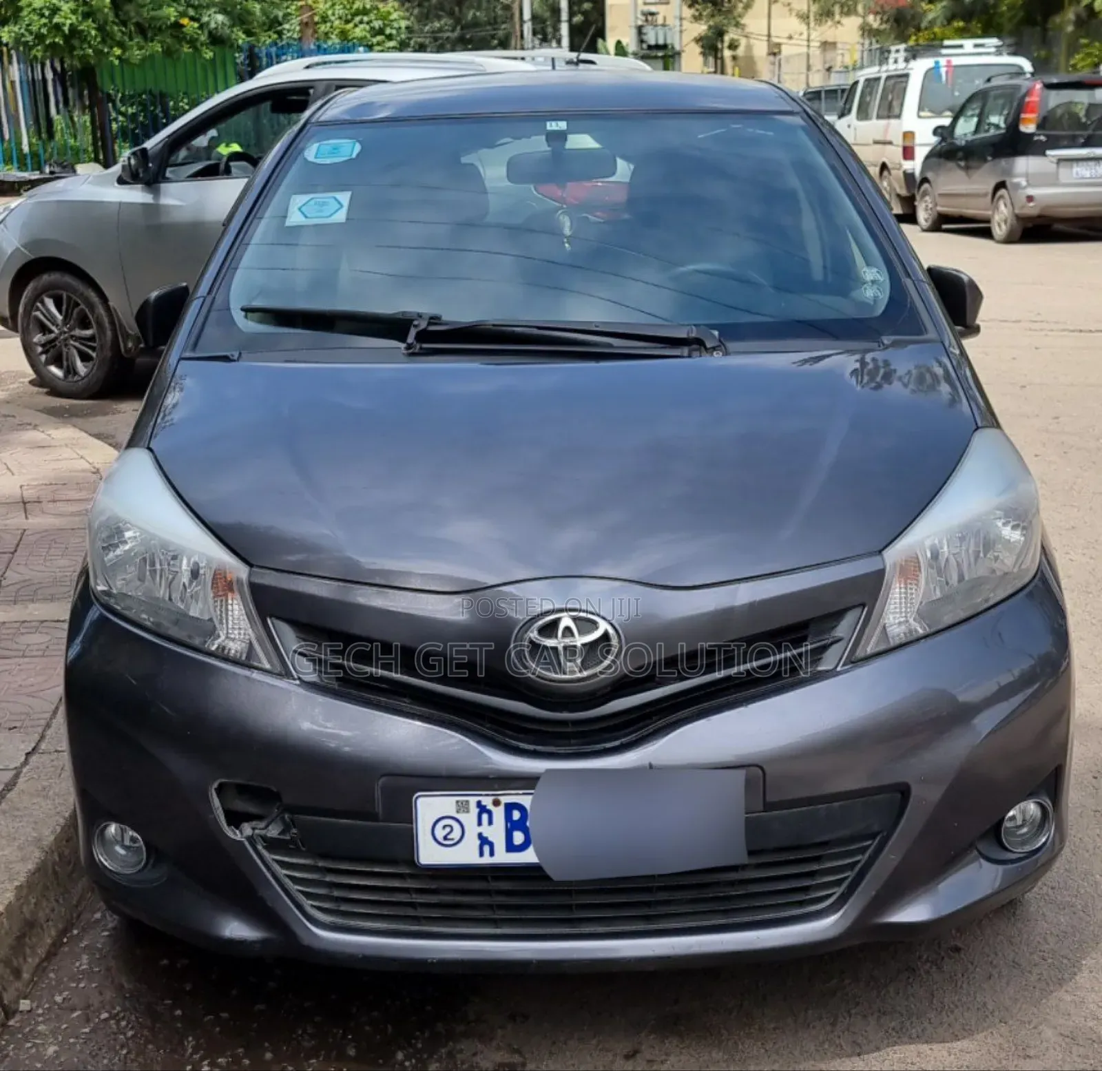 Toyota Yaris 2012 Gray