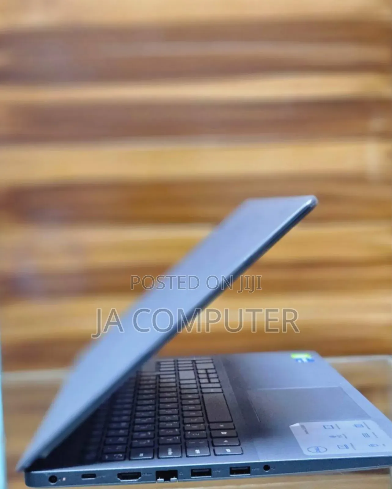 New Laptop Dell Vostro 15 5568 8GB Intel Core I5 SSD 512GB