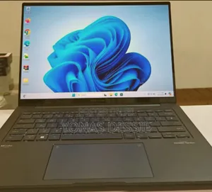 New Laptop Asus ZenBook UX510UW 16GB Intel Core I7 SSD 512GB