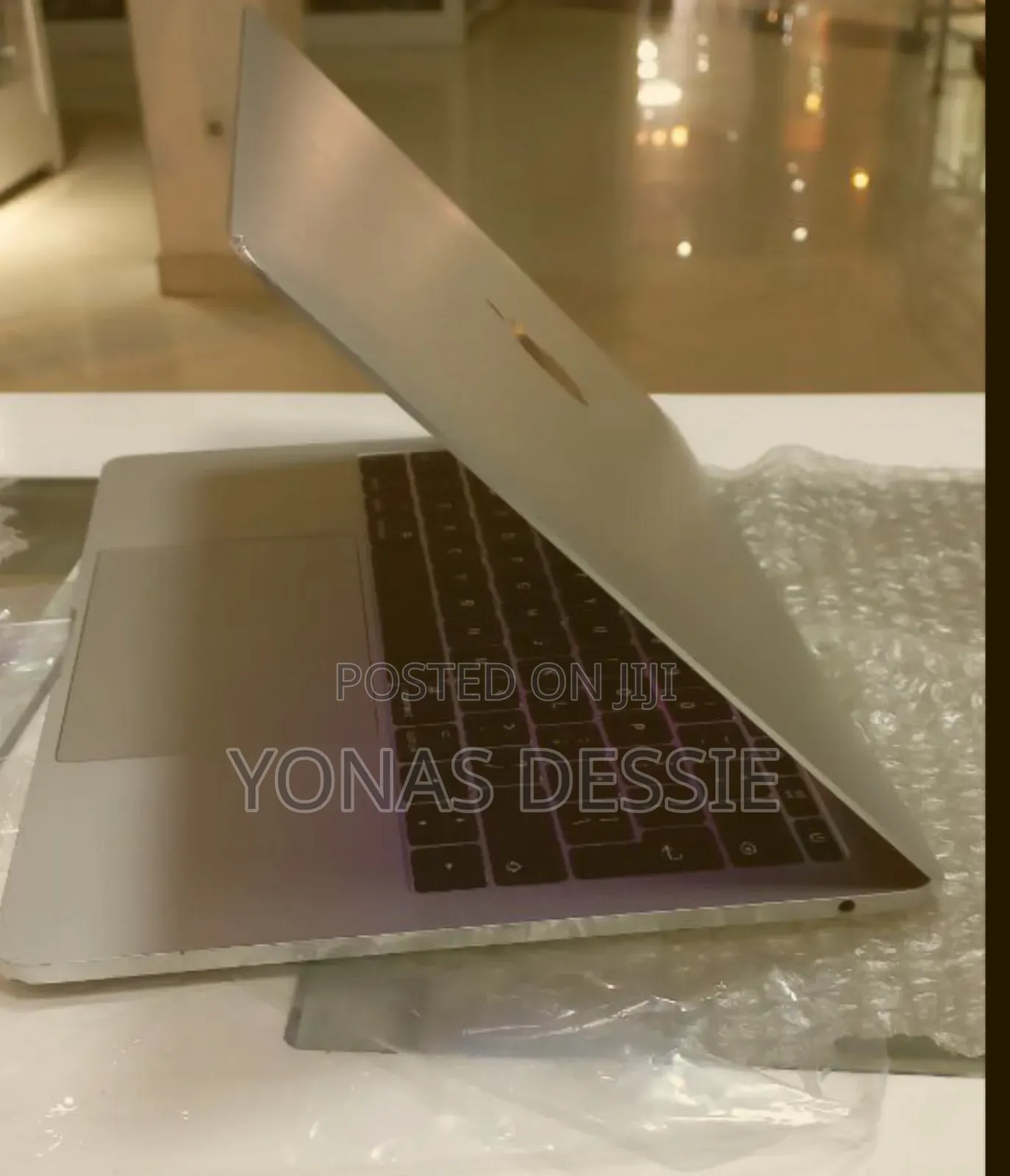 New Laptop Apple MacBook Pro 2017 8GB Intel Core I5 SSD 256GB