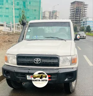 Photo - Toyota Land Cruiser 2008 White