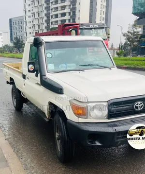 Toyota Land Cruiser 2008 White