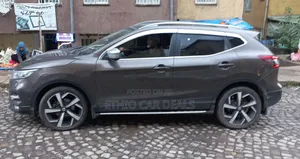 Nissan Qashqai 2018 Brown