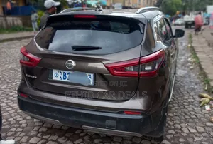 Nissan Qashqai 2018 Brown