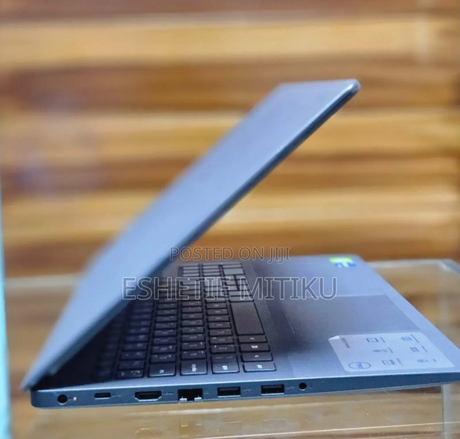 New Laptop Dell Vostro 15 3000 8GB Intel Core I5 SSD 512GB