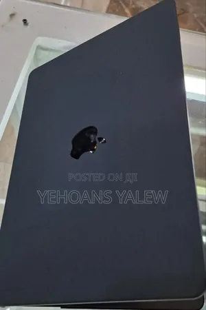 New Laptop Apple MacBook Air 2022 M2 8GB Apple M2 SSD 256GB