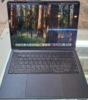 New Laptop Apple MacBook Air 2022 M2 8GB Apple M2 SSD 256GB