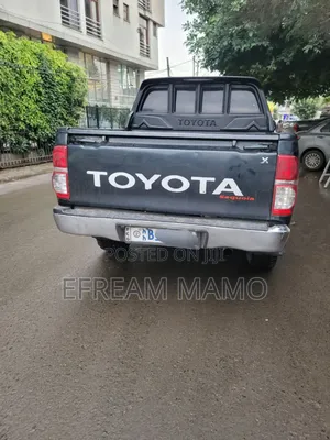 Toyota Hilux 2010 Black