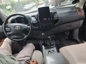 Toyota Hilux 2010 Black