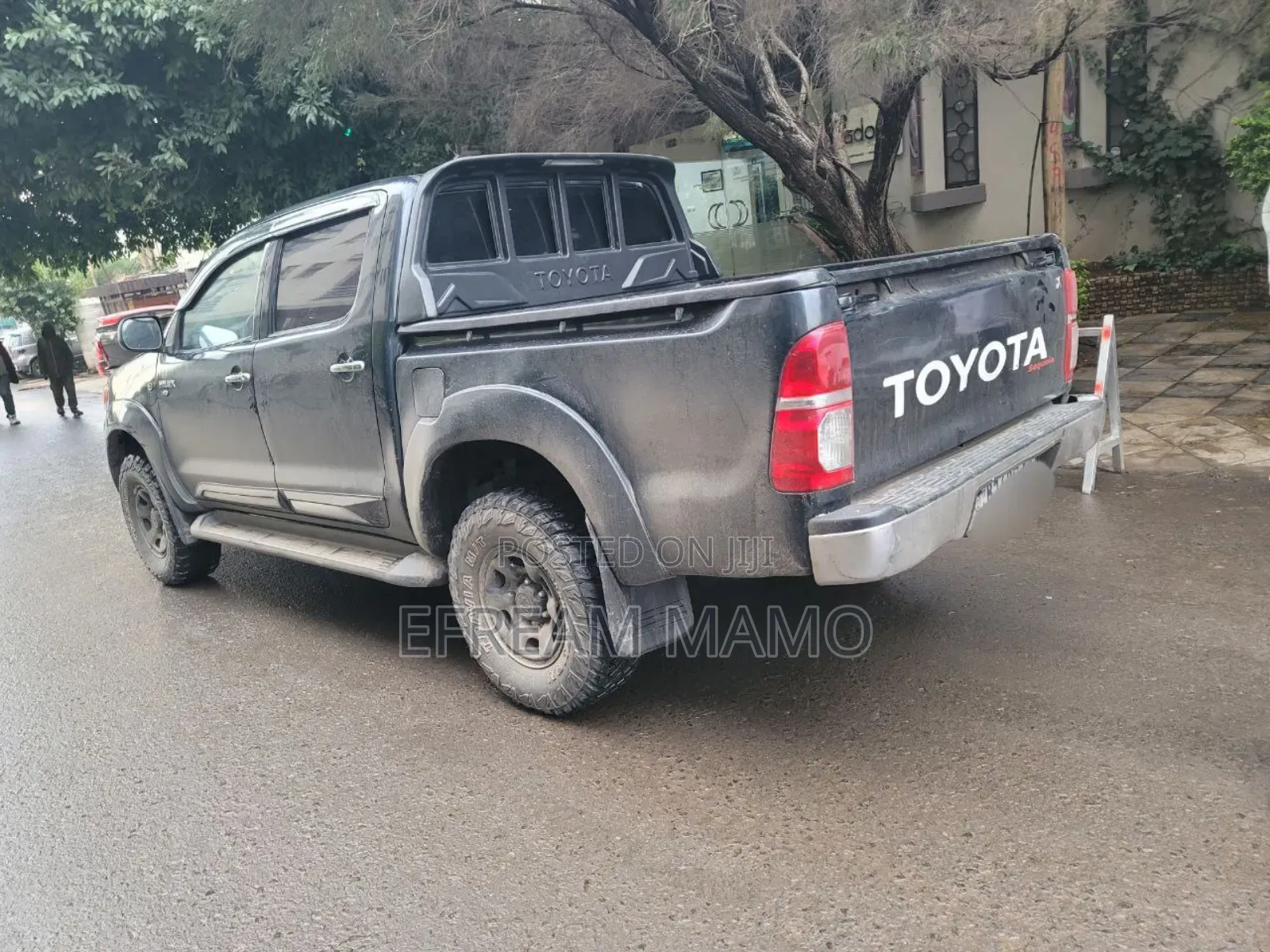 Toyota Hilux 2010 Black