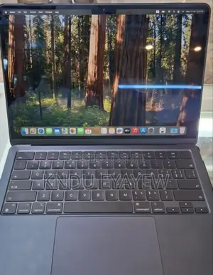 Photo - New Laptop Apple MacBook 8GB Apple M2 SSD 256GB