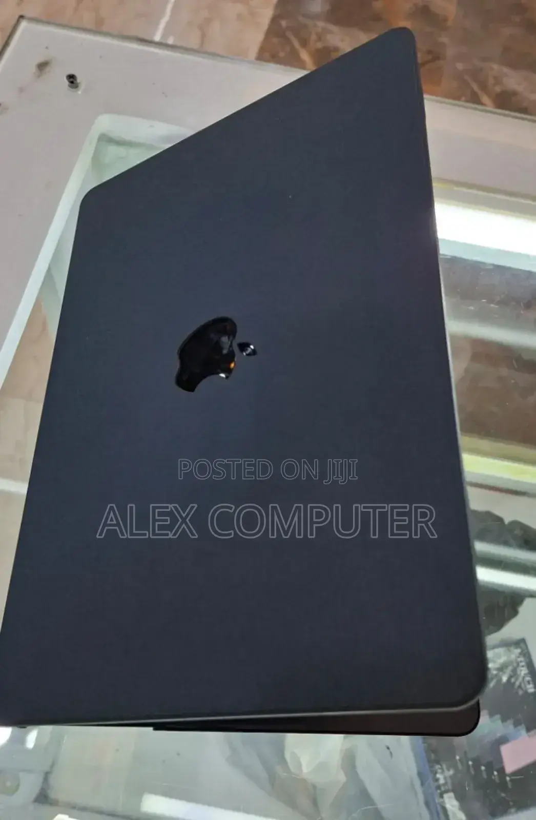 New Laptop Apple MacBook Air 2022 M2 8GB Apple M2 SSD 256GB