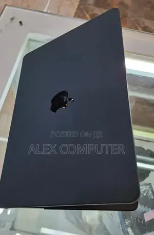 New Laptop Apple MacBook Air 2022 M2 8GB Apple M2 SSD 256GB