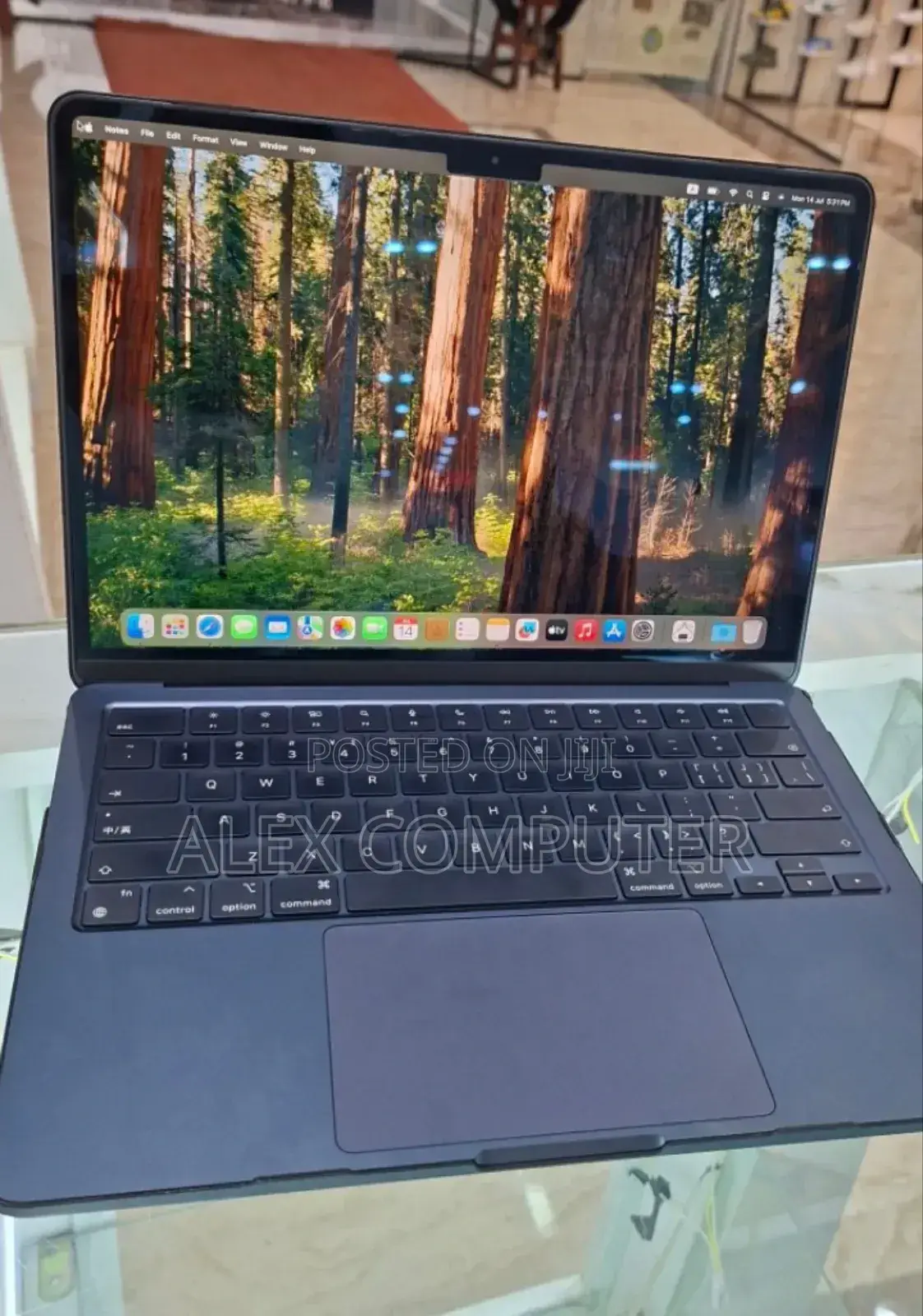 New Laptop Apple MacBook Air 2022 M2 8GB Apple M2 SSD 256GB