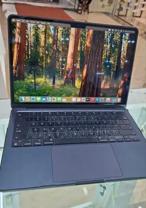 New Laptop Apple MacBook Air 2022 M2 8GB Apple M2 SSD 256GB