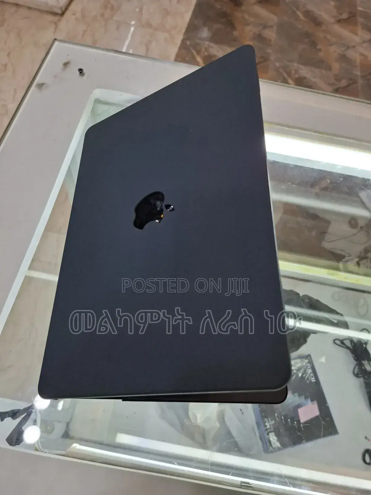 New Laptop Apple MacBook Air 2022 M2 8GB Apple M2 SSD 256GB