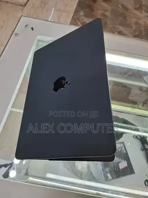 New Laptop Apple MacBook Air 2022 M2 8GB Apple M2 SSD 256GB