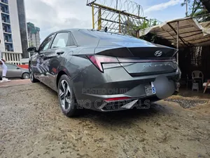 Hyundai Avante 2021 Gray