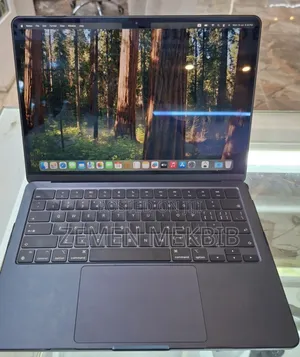 Photo - New Laptop Apple MacBook Air 2022 M2 8GB SSD 256GB