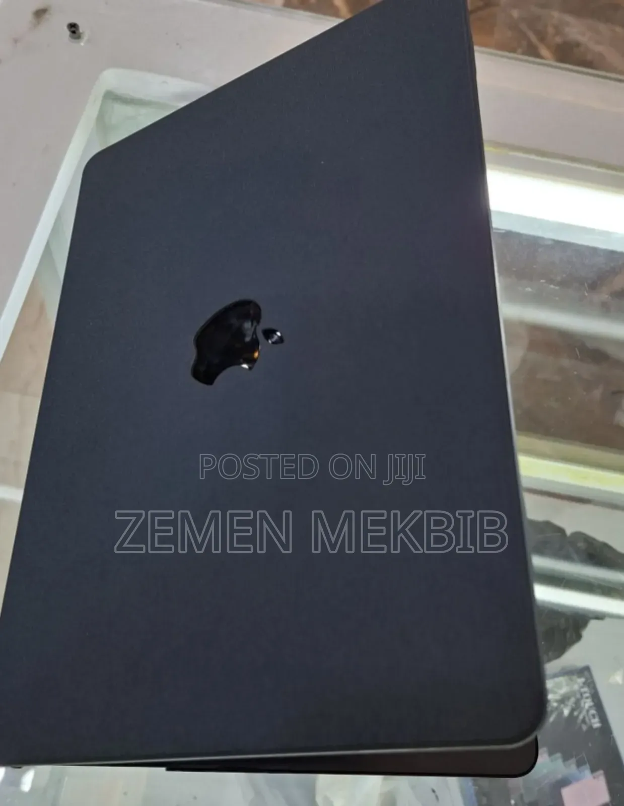 New Laptop Apple MacBook Air 2022 M2 8GB SSD 256GB