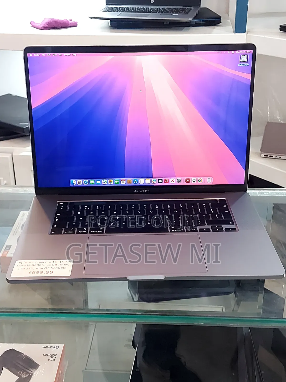 New Laptop Apple MacBook Pro 2019 16GB Intel Core I9 SSD 1T