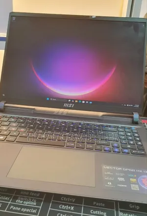 New Laptop MSI Vector 17 HX AI A2XWJG 16GB Intel Core I9 SSD 1T