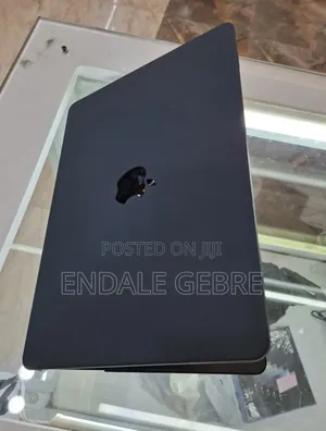 New Laptop Apple MacBook Air 2022 M2 8GB Apple M2 SSD 256GB