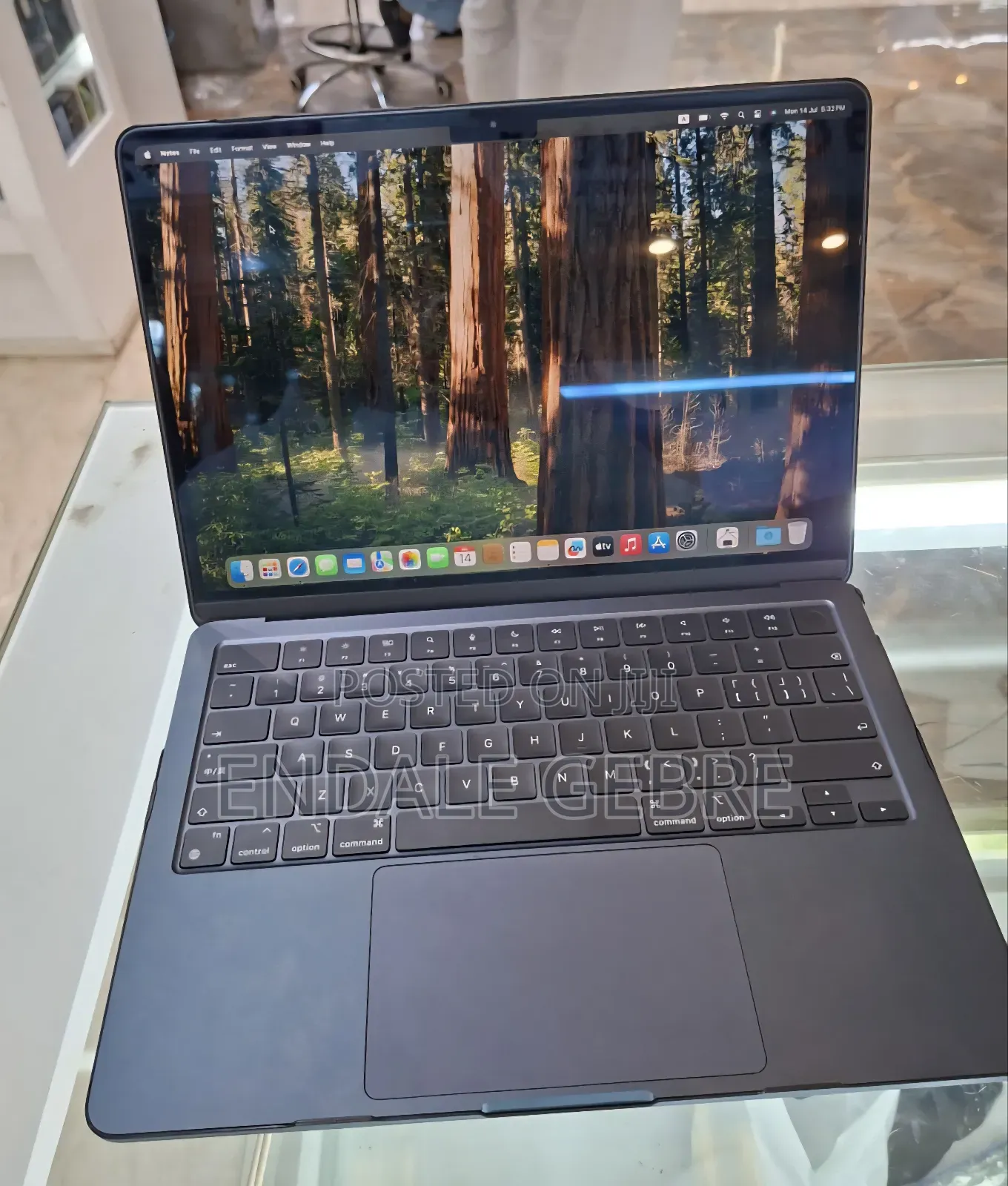 New Laptop Apple MacBook Air 2022 M2 8GB Apple M2 SSD 256GB