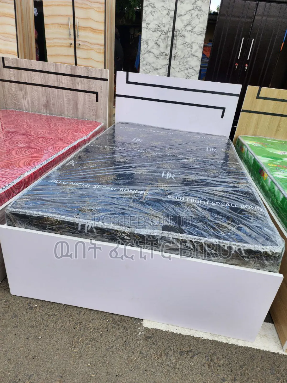 ላምኔት አልጋ ከቦድድ ፍራሽጋ በ ብር ቢቻ የሸጥን እንገኛለን