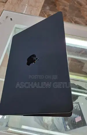 Photo - New Laptop Apple MacBook Air 2022 M2 8GB Apple M2 SSD 256GB