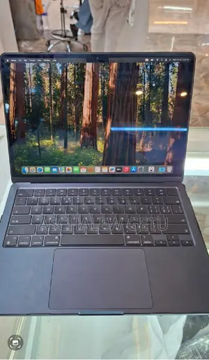 New Laptop Apple MacBook Air 2022 M2 8GB Apple M2 SSD 256GB